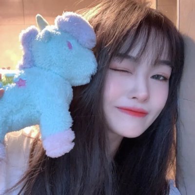 昂首挺胸